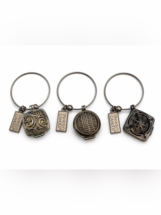 Yankee Candle Accessories - Lot 3 Yankee Candle Charming Scents car air freshener